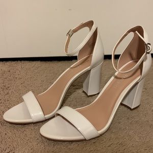 White bride/bridal shoes heels